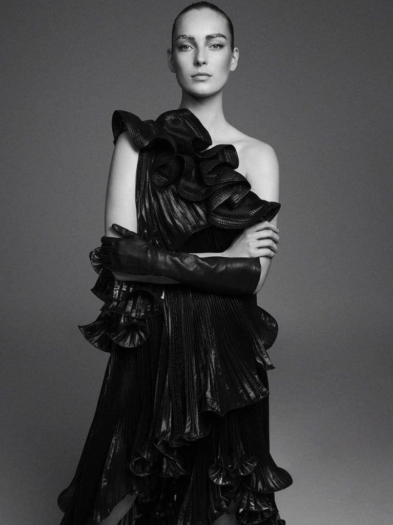 Julia Bergshoeff by Alvaro Beamud Cortes for Vogue Spain December 2018
