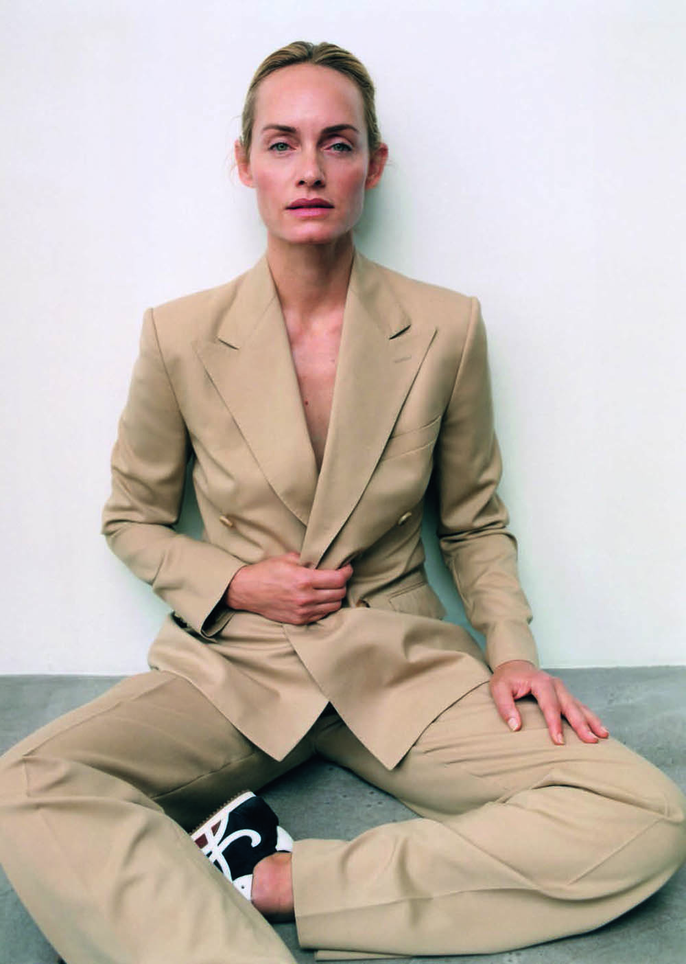 Amber Valletta by Zoë Ghertner for Vogue Poland November 2019