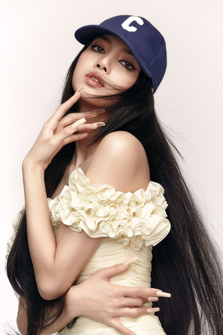 Blackpink’s Lisa covers Vogue Japan June 2021 by Kim Hee June ...