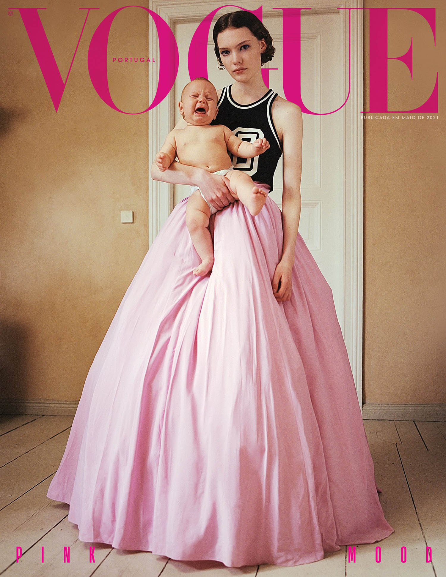 Penelope Ternes covers Vogue Portugal May 2021 by Lara Alegre