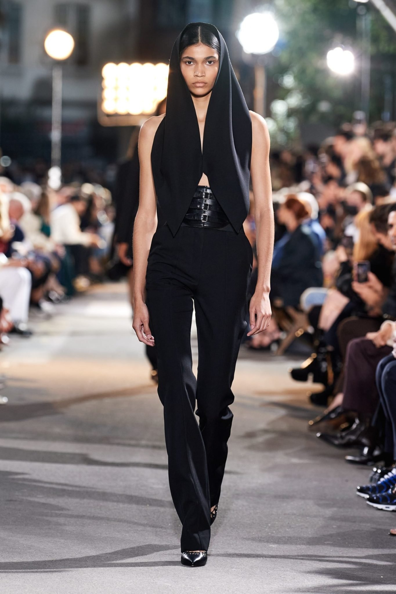Alaïa Winter/Spring 2022 - fashionotography