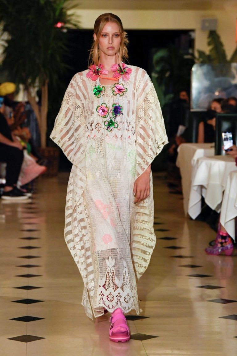 Anna Sui Spring/Summer 2022 - New York Fashion Week - fashionotography