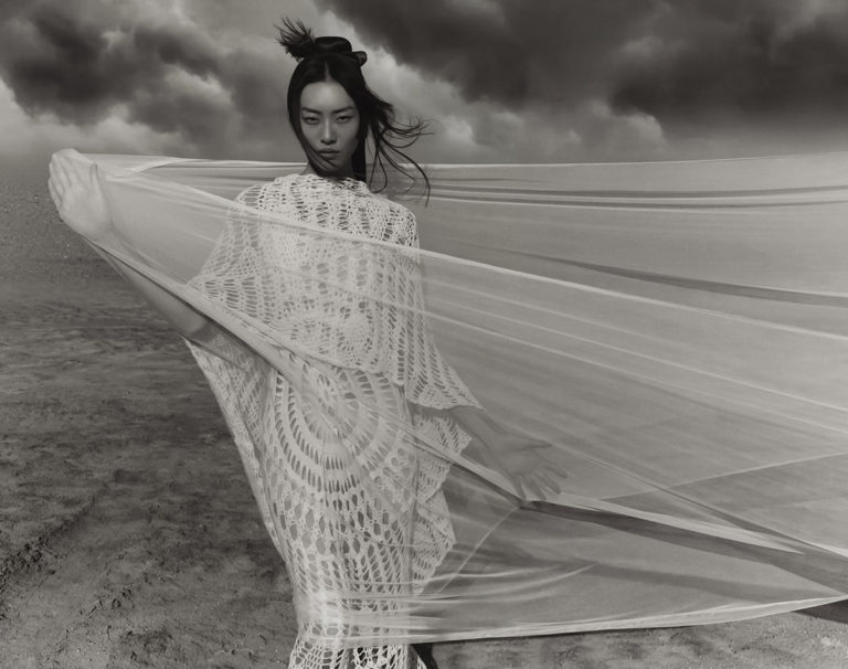Liu Wen covers Vogue China November 2021 by Leslie Zhang - fashionotography