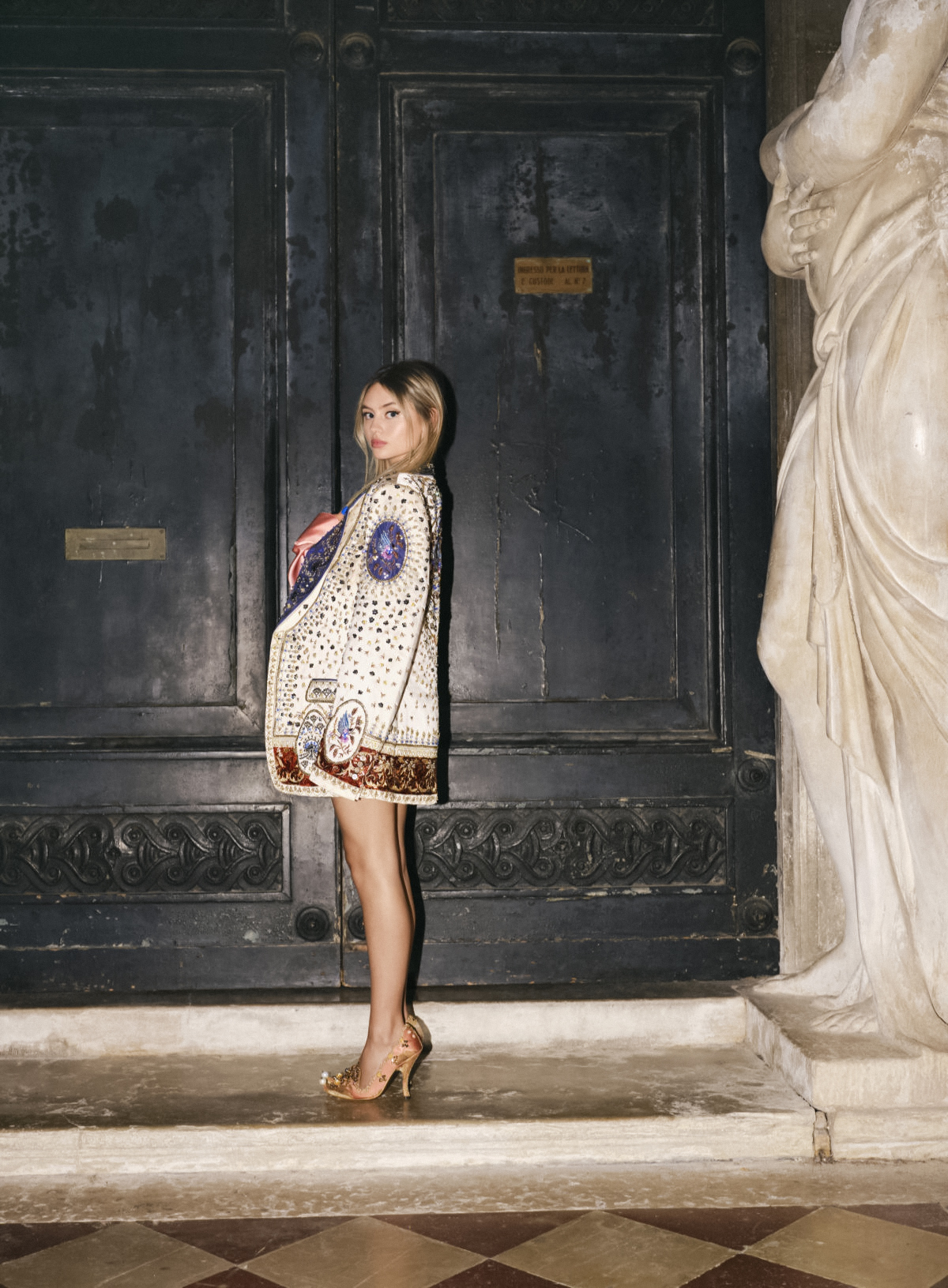 Leni Klum in Dolce & Gabbana Alta Moda on Elle US December 2021/January 2022 by Stefan Armbruster