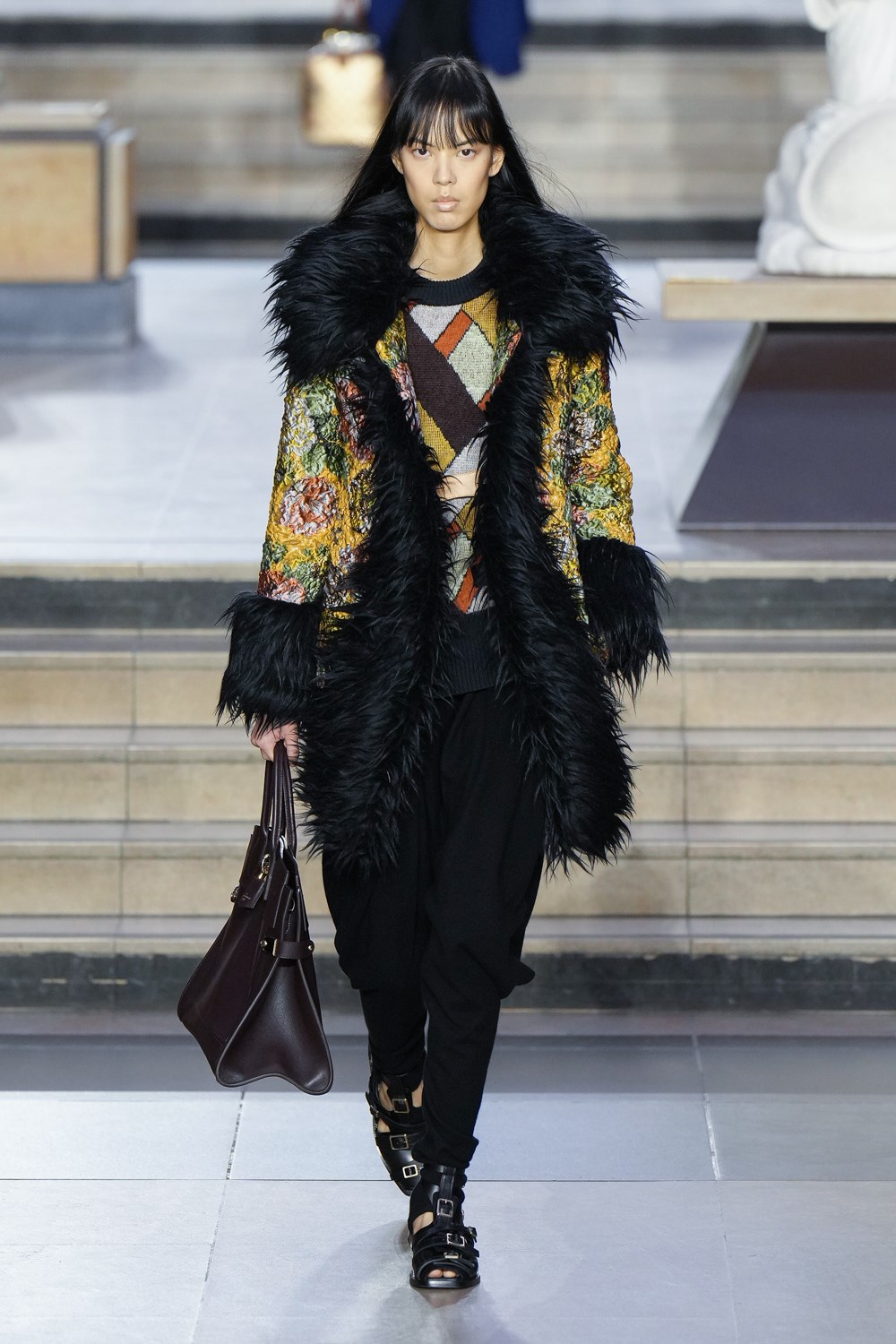 Louis Vuitton Fall Winter 2022 - Paris Fashion Week