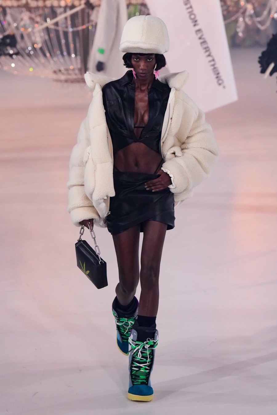 Off-White Fall Winter 2022 - Paris Fashion Week