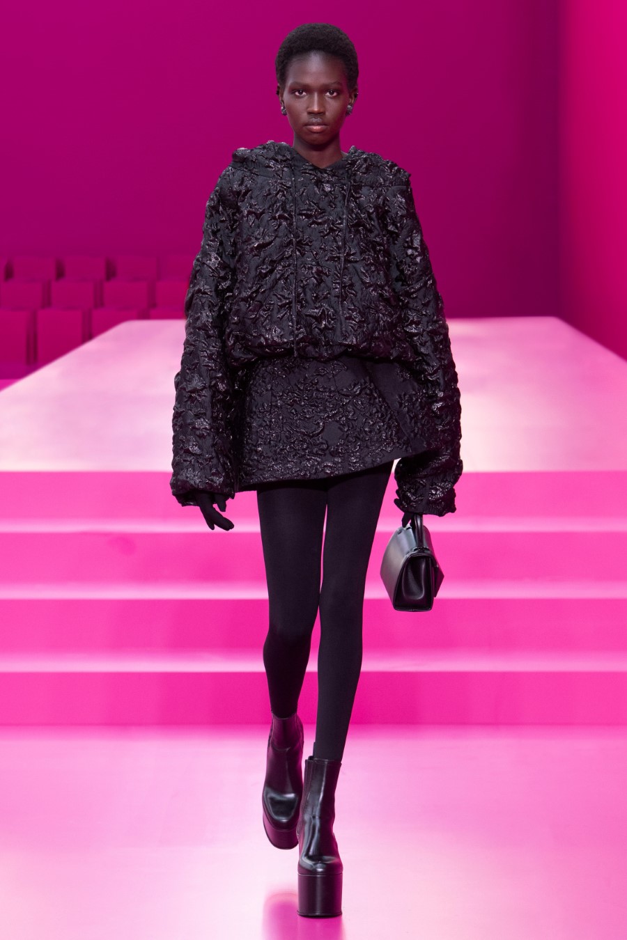 Valentino Fall Winter 2022 - Paris Fashion Week