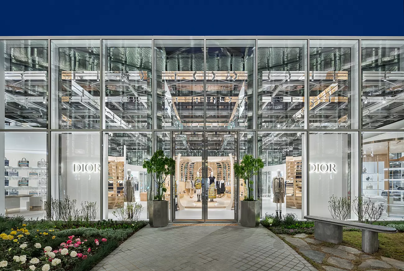 Dior opens a monumental ephemeral complex in Seongsu-dong, Seoul