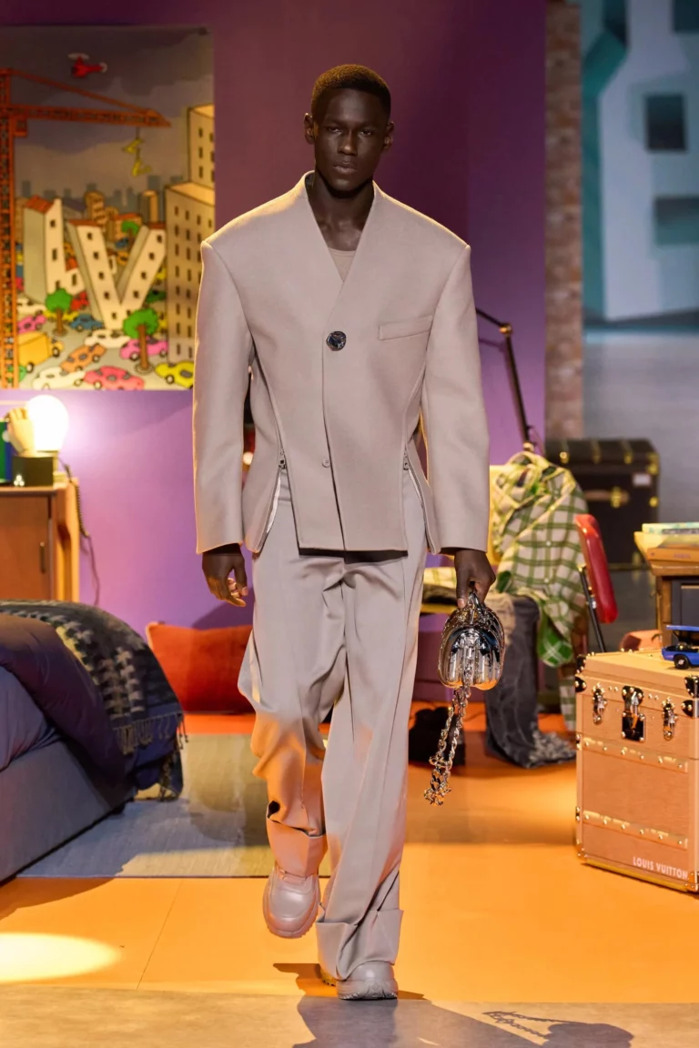 Louis Vuitton Menswear Spring 2022 Paris - Fashionably Male