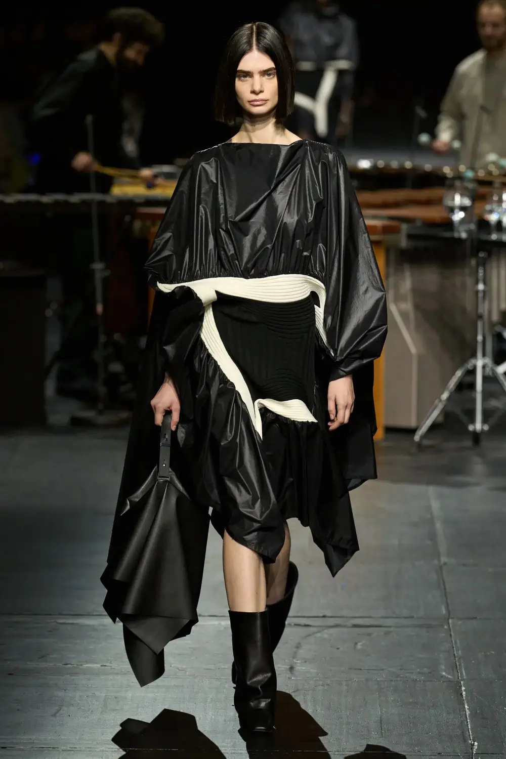 Issey Miyake Fall/Winter 2023 - Paris Fashion Week - fashionotography