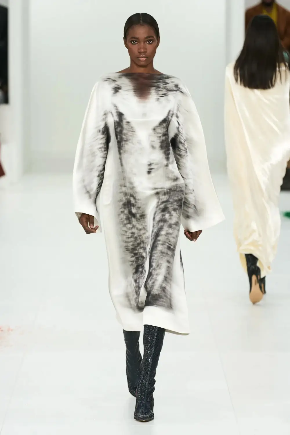 Loewe Fall-Winter 2023 - Paris Fashion Week