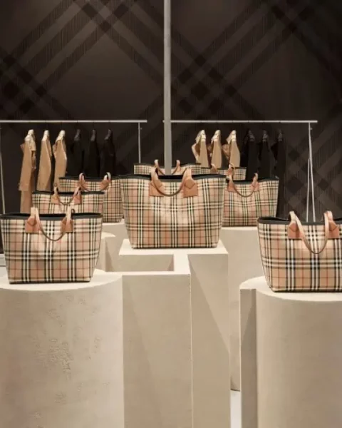 Burberry showcases trenchcoat pop-up on Fifth Avenue