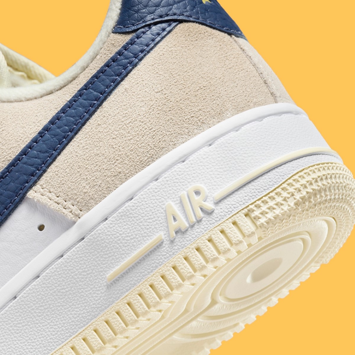 The summer-ready Nike Air Force 1 Low ''Tan/Navy''