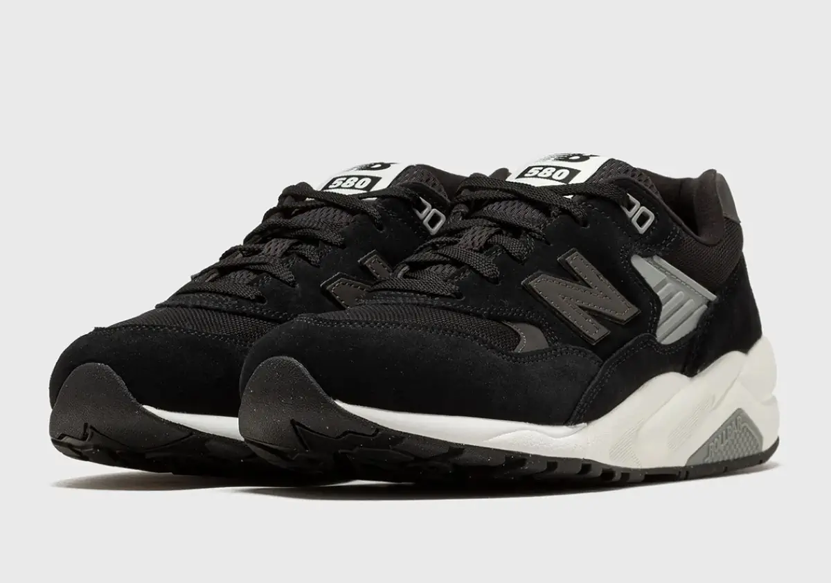 The New Balance 580 in classic black