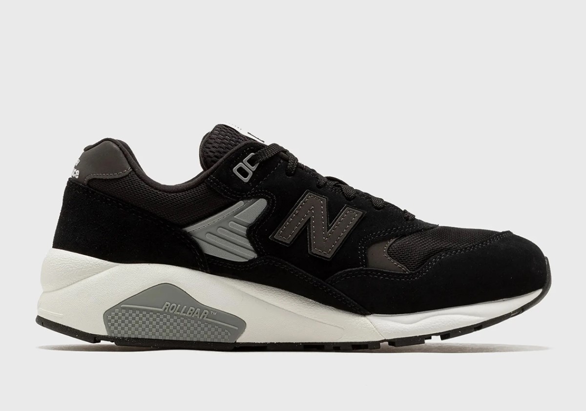 The New Balance 580 in classic black