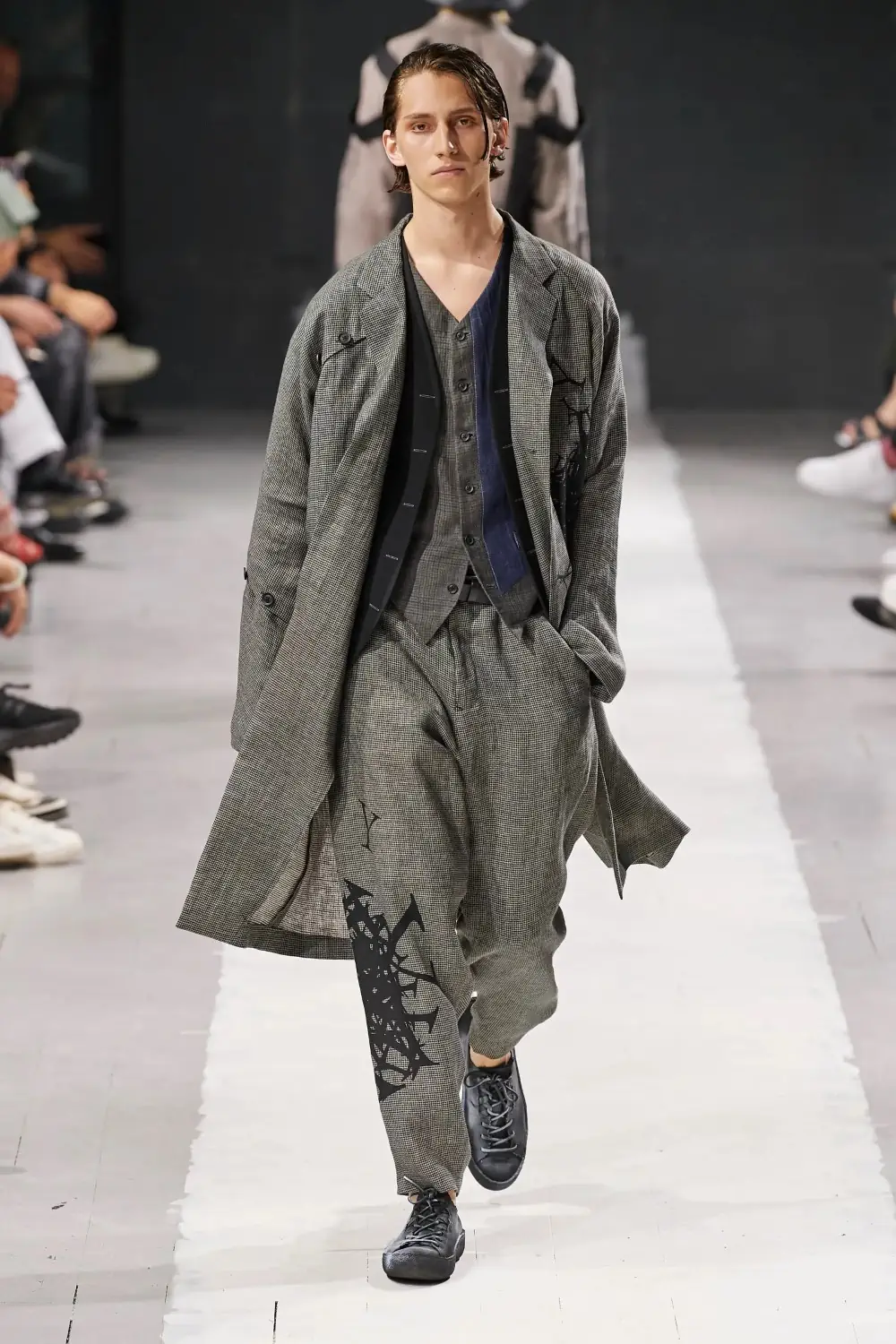 Yohji Yamamoto Spring/Summer 2024 - Paris Fashion Week Men’s ...