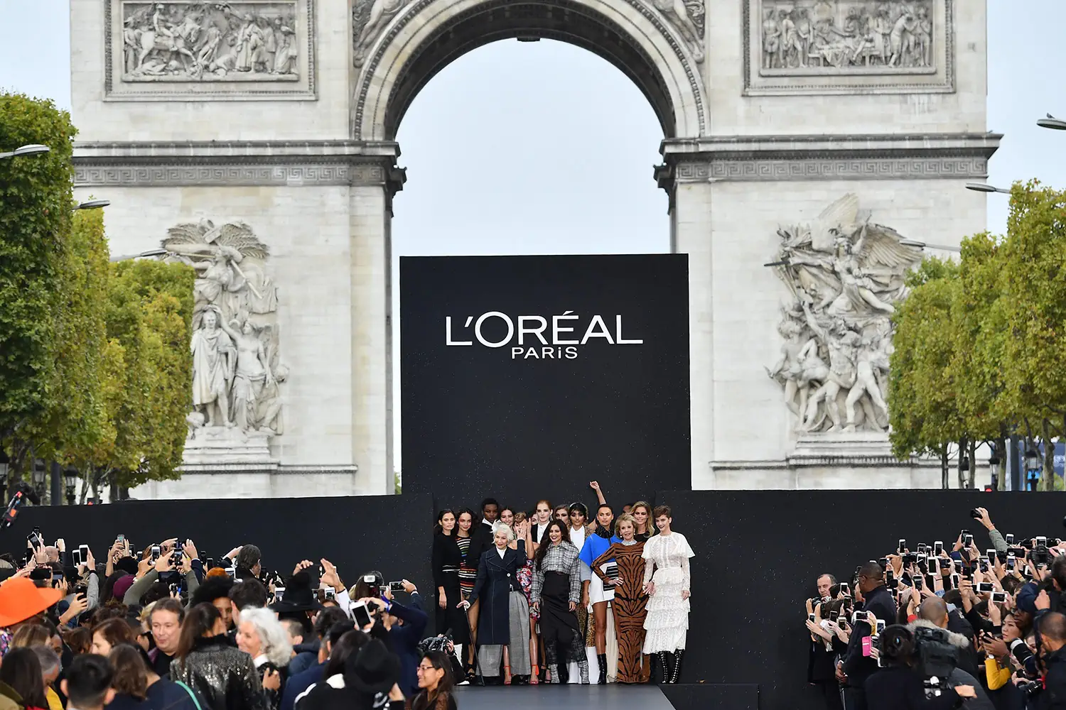 Unveiling the L'Oréal Paris fashion show by the Eiffel Tower