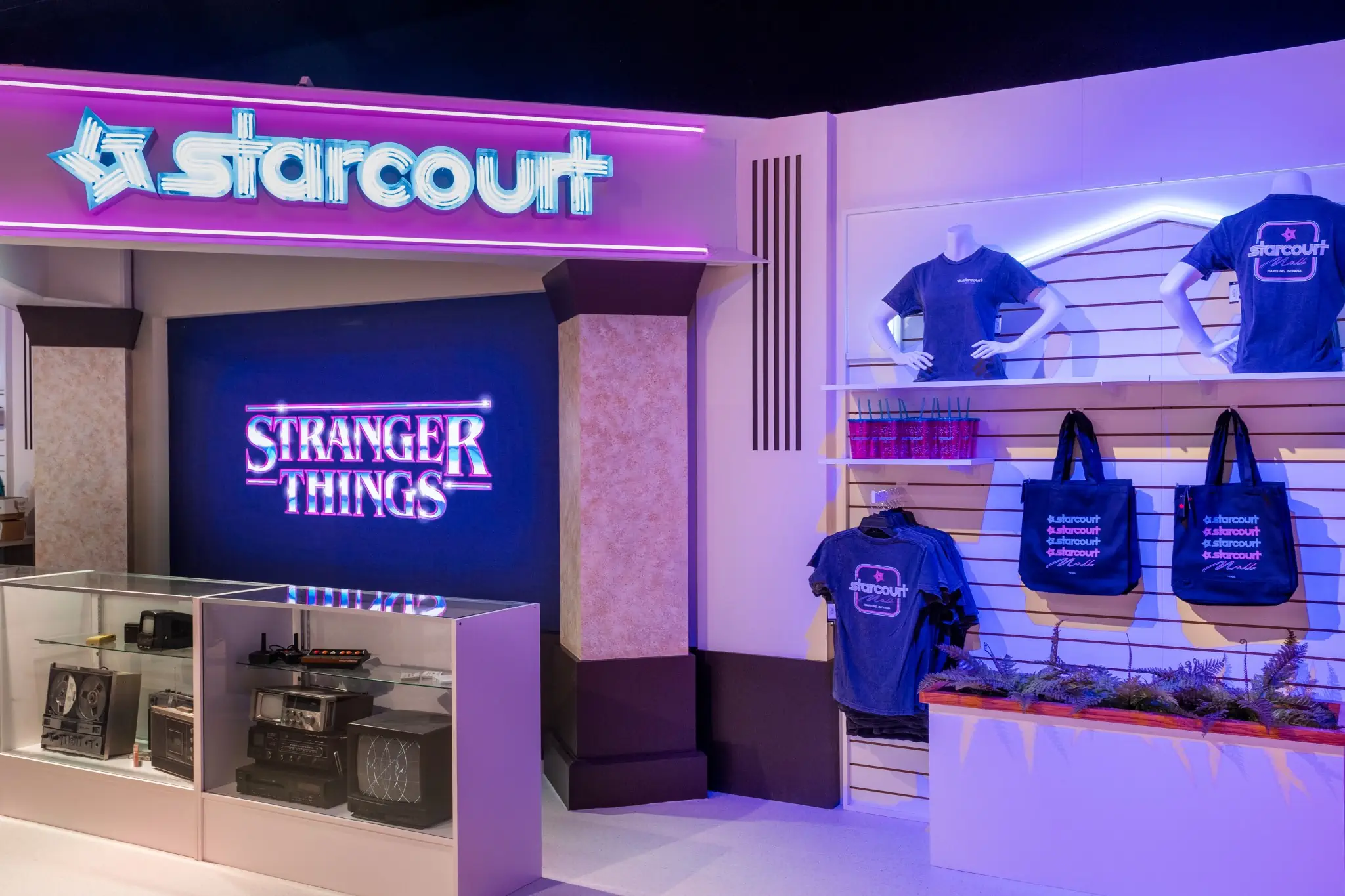 ‘’Stranger Things’’ debuts exclusive store at Iguatemi São Paulo