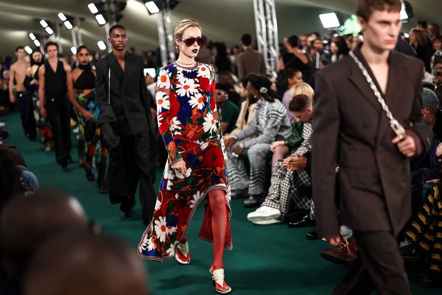 London Fashion Week Celebrates 40th Anniversary With Fall Winter 2024 London Fashion Week Celebrates 40th Anniversary With Fall Winter 2024