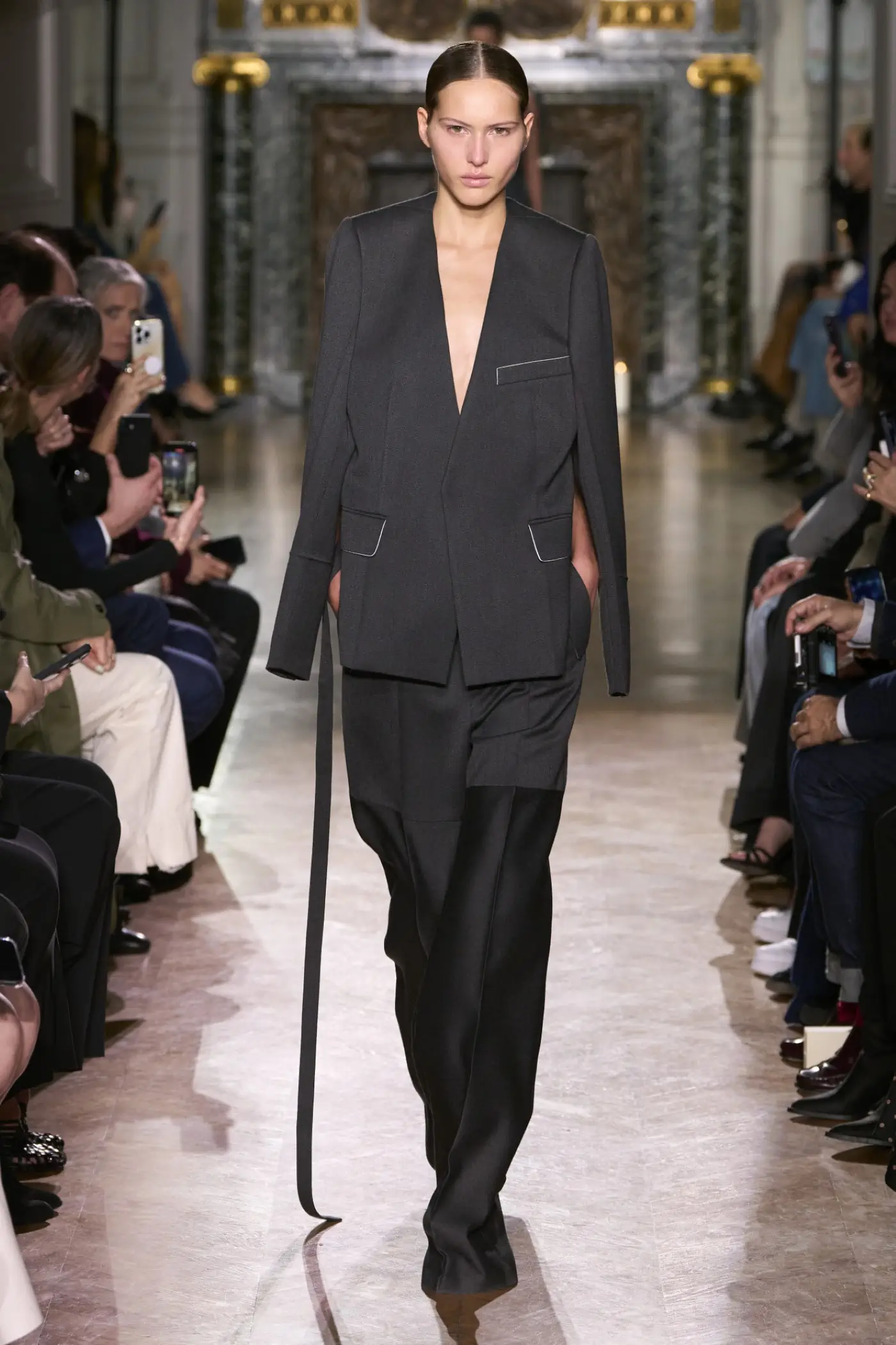 Victoria Beckham Fall-Winter 2024 - Paris Fashion Week